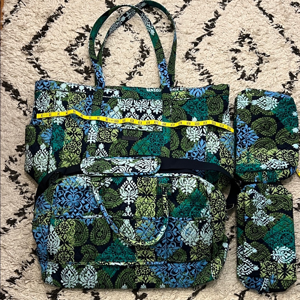 Offer time! NWOT set of FOUR VERA BRADLEY vibrant Blue & Green— lightweight